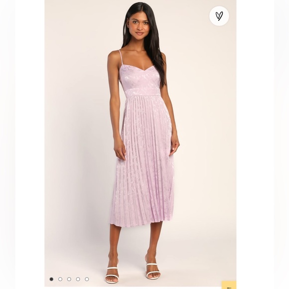 Regal Romance Lavender Floral Jacquard Pleated Satin Midi Dress - NWT - Small - Picture 1 of 4